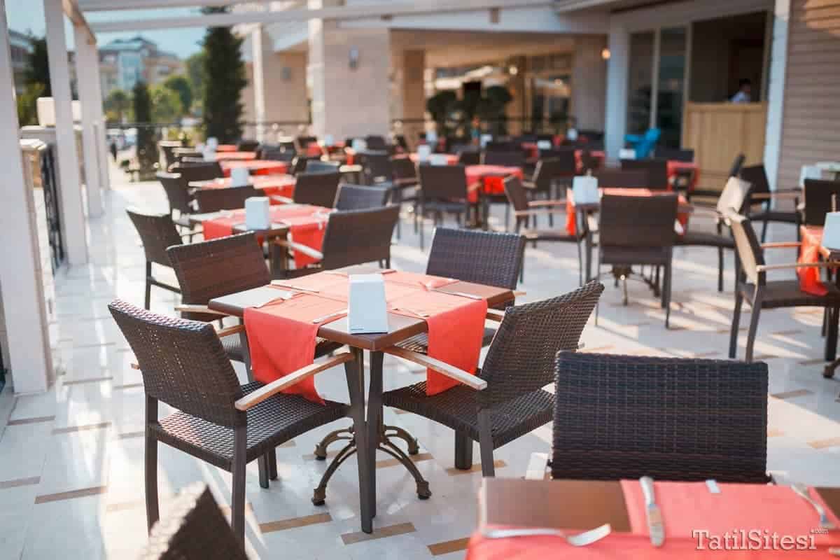 Loceanica Beach Resort Hotel